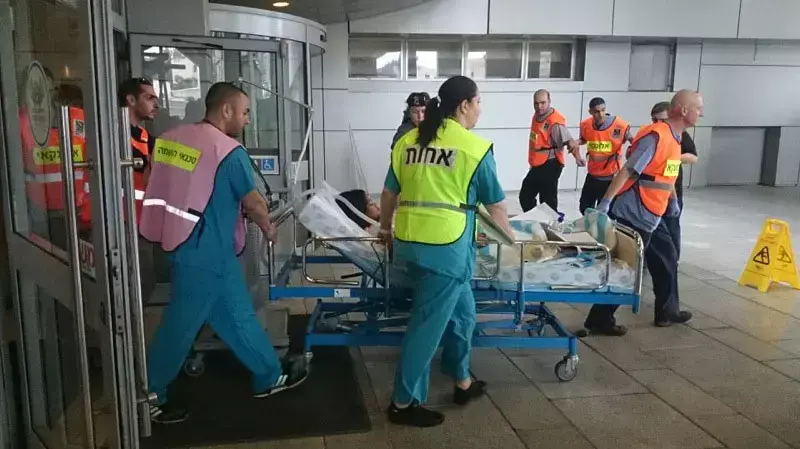 חולים מפונים לבית החולים התת קרקעי ברמב"ם במסגרת תרגיל. מרץ 2014 חולים מפונים לבית החולים התת קרקעי ברמב"ם במסגרת תרגיל. מרץ 2014