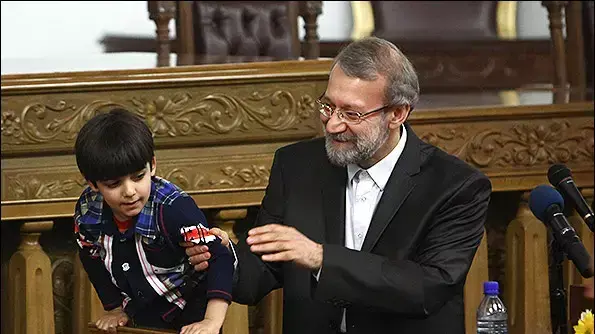 נאומו על עלי לריג'אני במג'לס לרגל יום האישה, אפריל 2014 נאומו על עלי לריג'אני במג'לס לרגל יום האישה, אפריל 2014