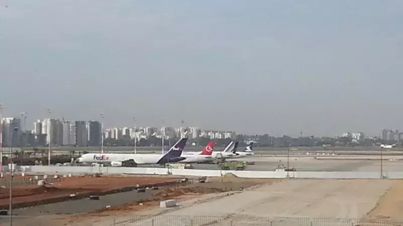 מטוס של פדקס מבצע נחיתת חירום בנתב"ג, 24 באפריל 2014 מטוס של פדקס מבצע נחיתת חירום בנתב"ג, 24 באפריל 2014