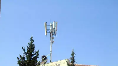 אנטנה סלולרית מזרח ירושלים (צחי בירן) אנטנה סלולרית מזרח ירושלים (צחי בירן)