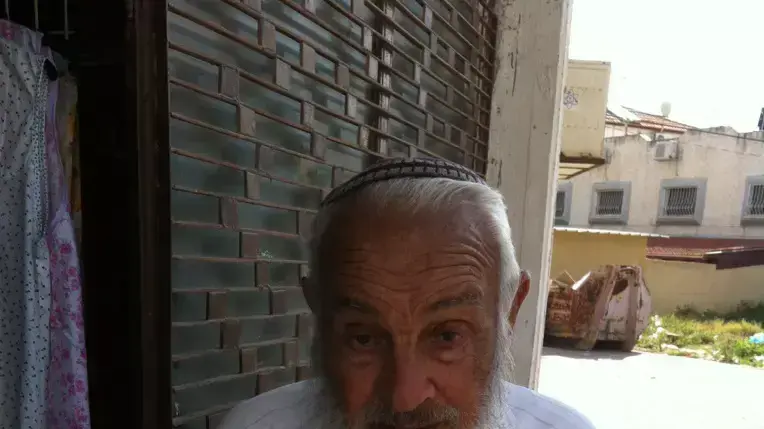 יוסף דהן, קשיש בן 90 שנשדד בחנות שבבעלותו בבית שאן מאי 2014. יוסף דהן, קשיש בן 90 שנשדד בחנות שבבעלותו בבית שאן מאי 2014.