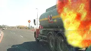 אילוסטרציה משאית עולה באש אילוסטרציה משאית עולה באש