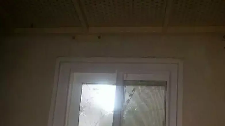 חלונות שבורים בעקבות נפילת רקטה במועצה האזורית שער הנגב חלונות שבורים בעקבות נפילת רקטה במועצה האזורית שער הנגב