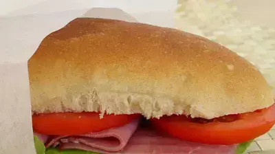 לחמניות לכריך לבית הספר (סמדר זורע ברמק) לחמניות לכריך לבית הספר (סמדר זורע ברמק)