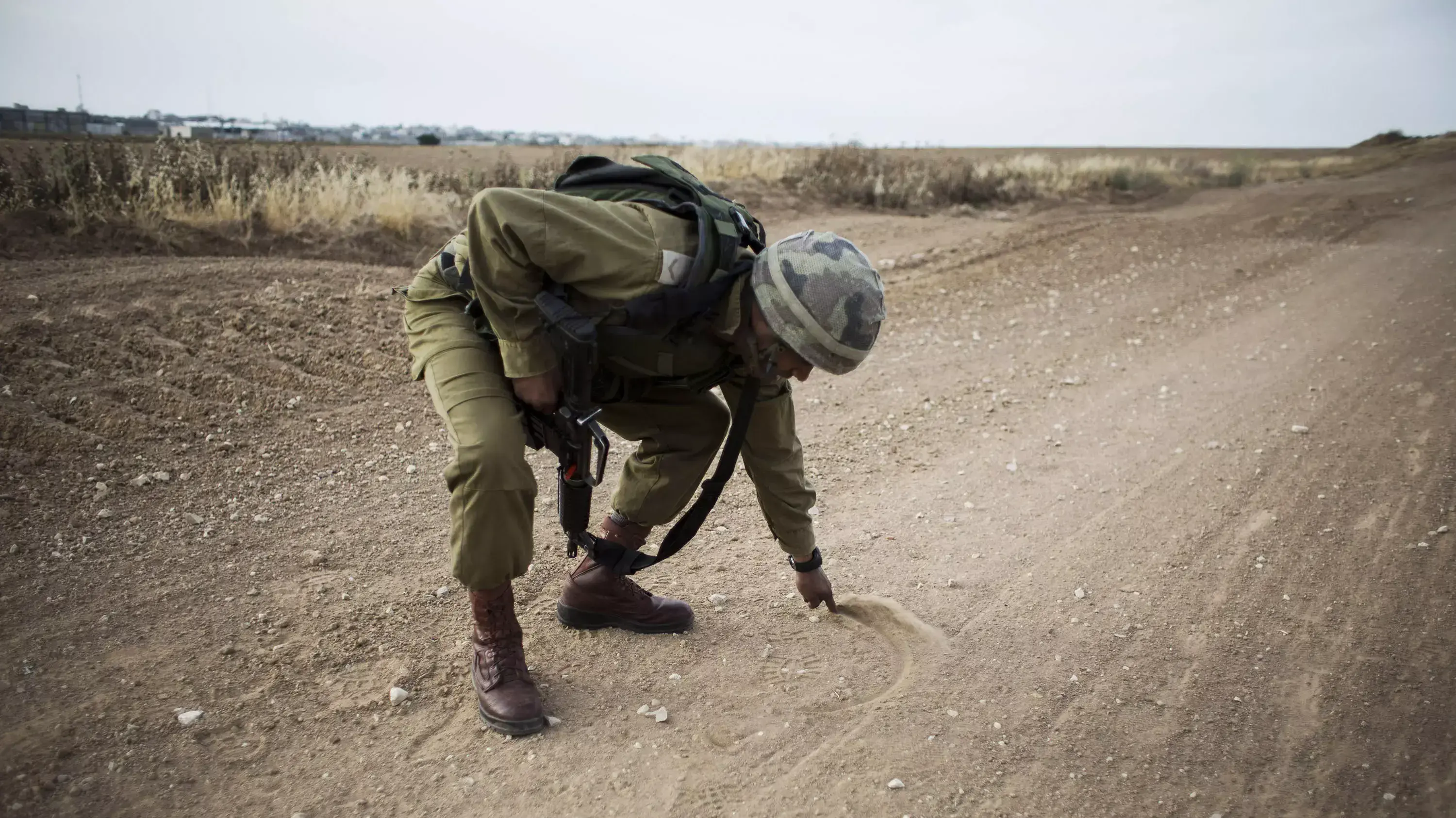 גשש באזור רצועת עזה, מאי 2014 גשש באזור רצועת עזה, מאי 2014