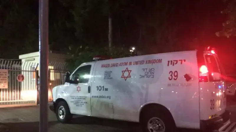 אמבולנס מוביל גופה מגיע לאבו כביר אמבולנס מוביל גופה מגיע לאבו כביר