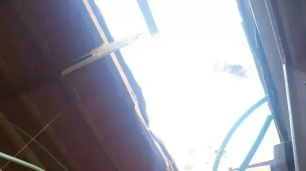בית הספר ארזים בראשון לציון שנפגע מרקטה. יולי 2014 בית הספר ארזים בראשון לציון שנפגע מרקטה. יולי 2014