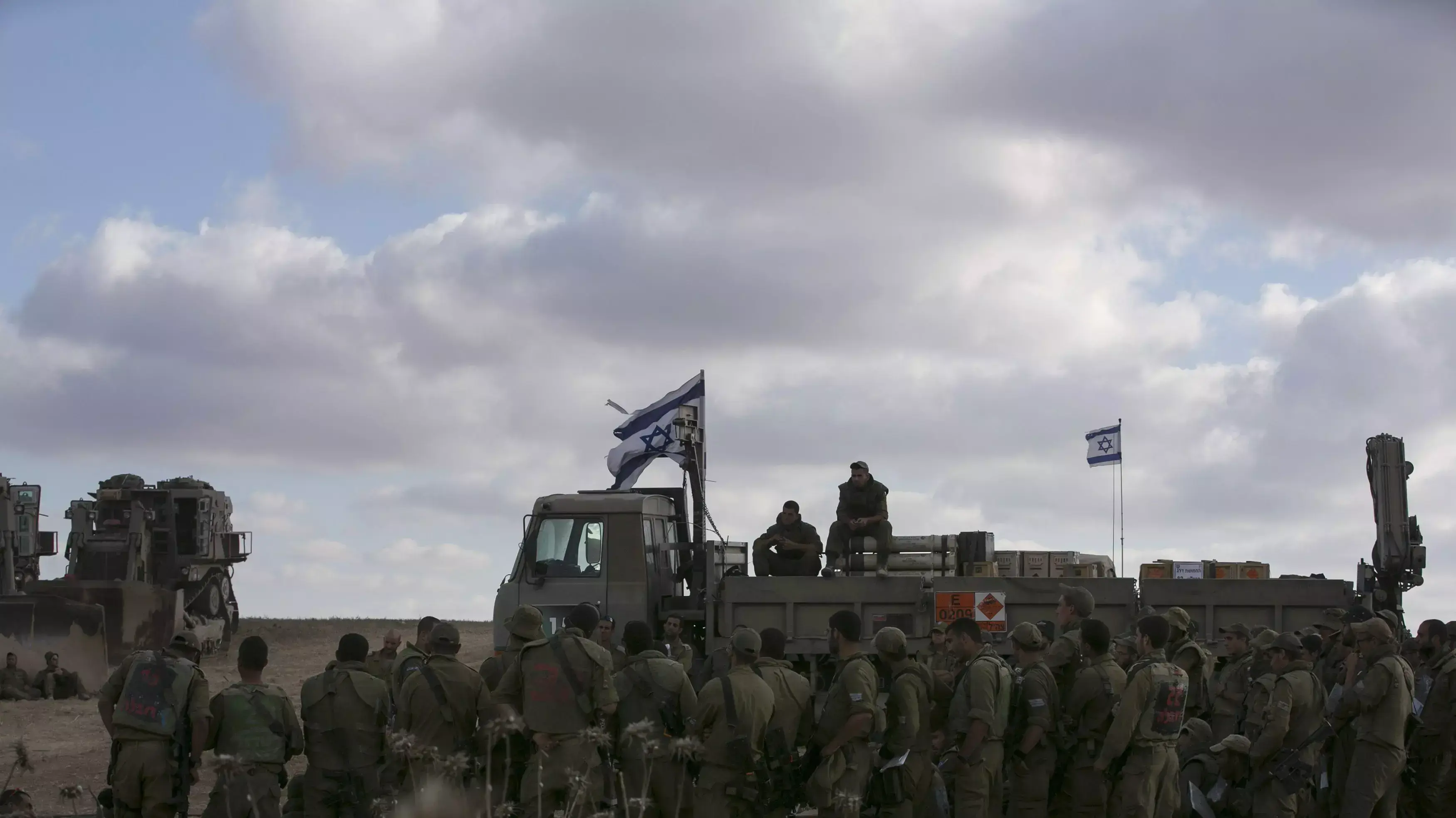 פעילות כוחות צה"ל על גבות רצועת עזה, יולי 2014 פעילות כוחות צה"ל על גבות רצועת עזה, יולי 2014