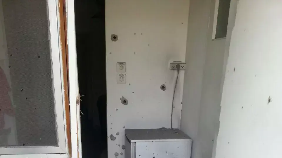 נזק לחממות במועצה אזורית שער הנגב בעקבות נפילת רקטה, אוגוסט 2014 נזק לחממות במועצה אזורית שער הנגב בעקבות נפילת רקטה, אוגוסט 2014