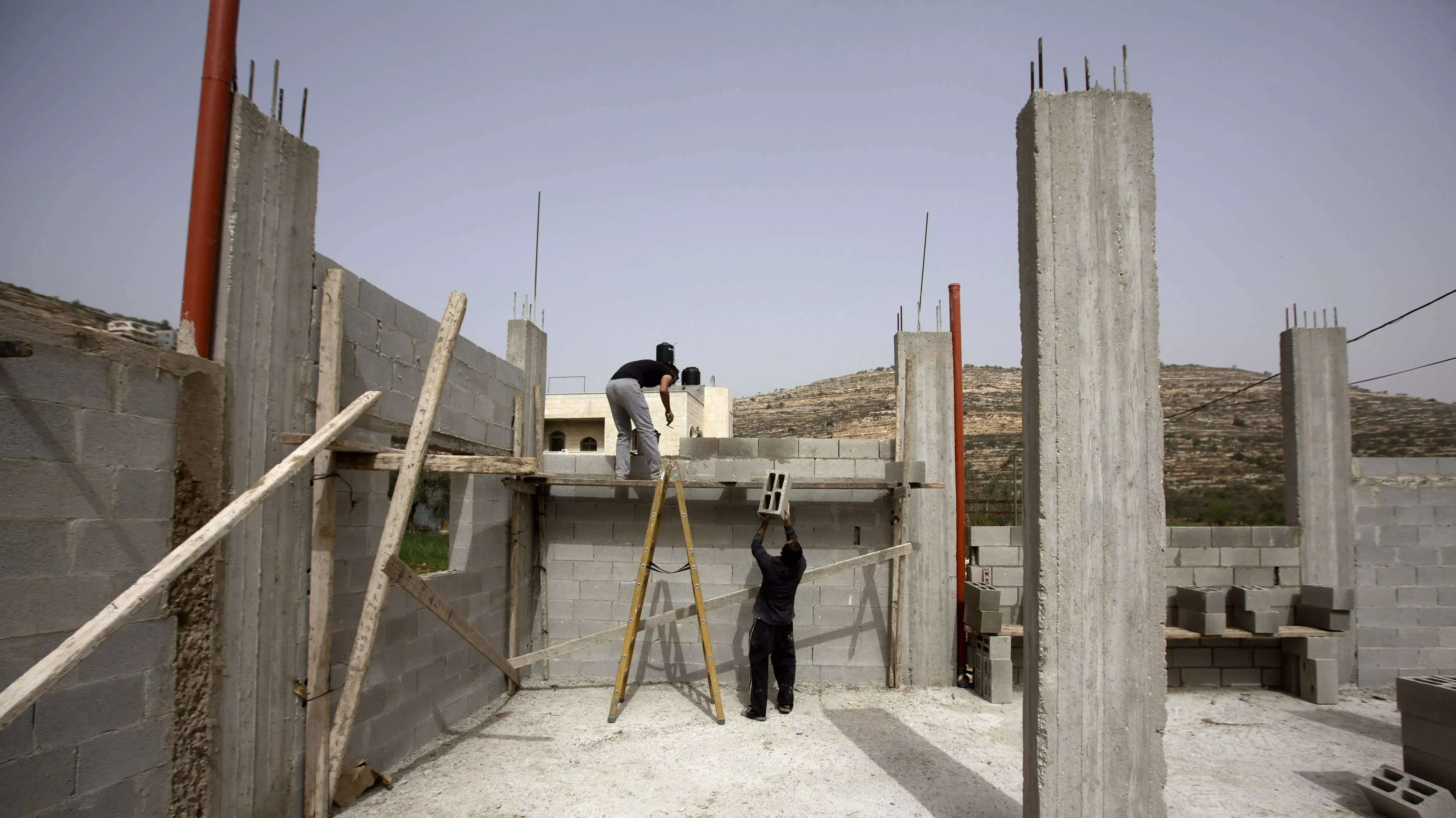 אתר בנייה בכפר פלסטיני, מרץ 2014 אתר בנייה בכפר פלסטיני, מרץ 2014