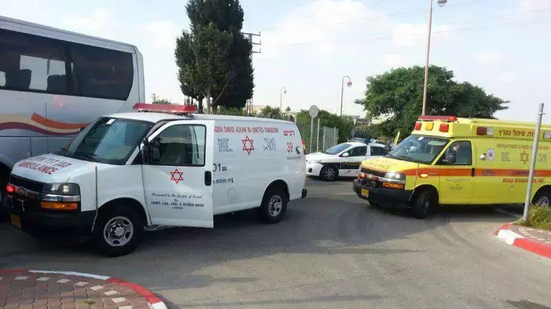 בן 13 נדרס למוות ע"י אוטובוס הסעות סמוך לבית ספרו בכפר מנחם, ספטמבר 2014 בן 13 נדרס למוות ע"י אוטובוס הסעות סמוך לבית ספרו בכפר מנחם, ספטמבר 2014