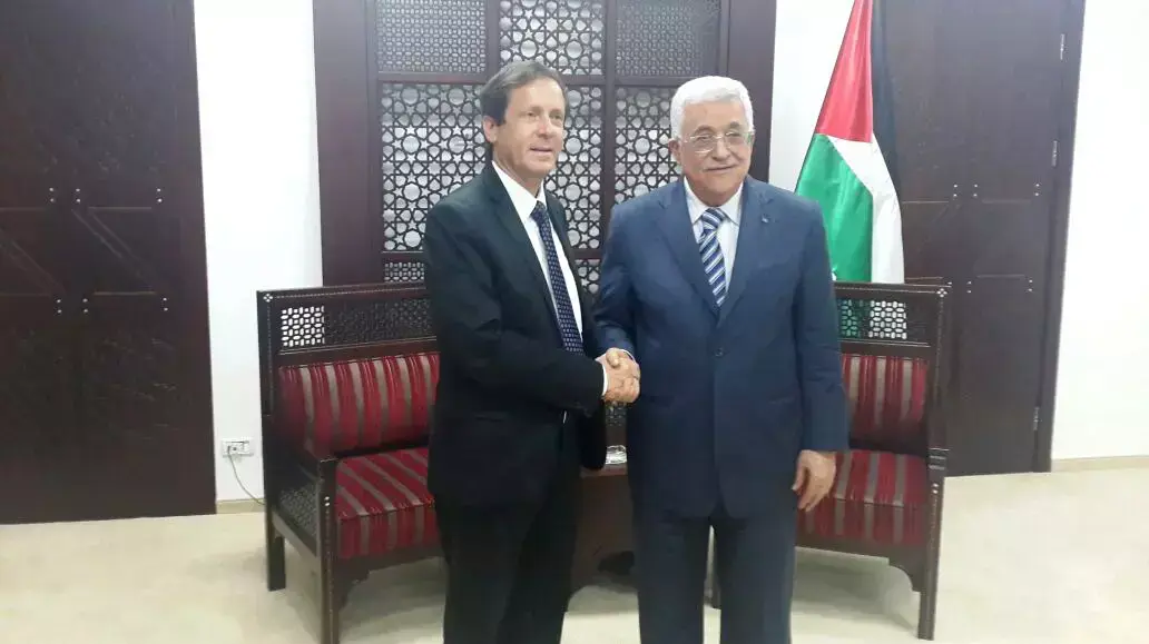 יו"ר האופוזיציה יצחק הרצוג נפגש עם יו"ר הרשות הפלסטינית אבו מאזן ברמאללה יו"ר האופוזיציה יצחק הרצוג נפגש עם יו"ר הרשות הפלסטינית אבו מאזן ברמאללה