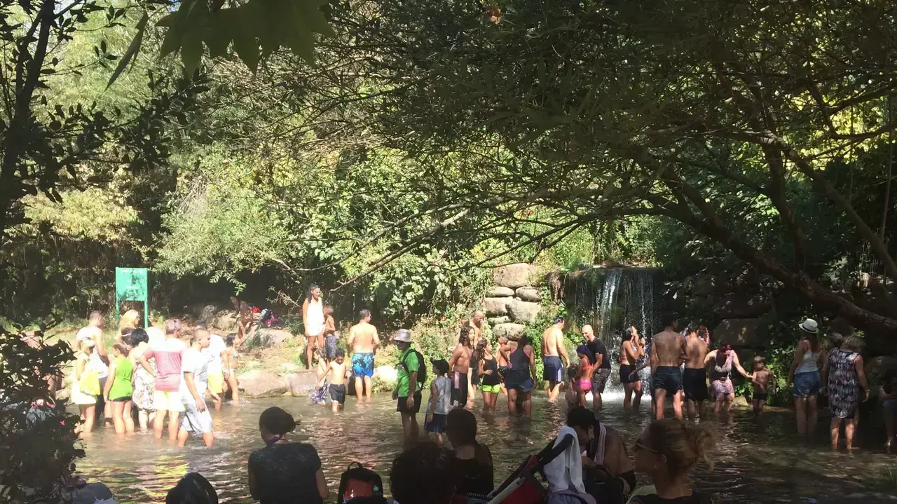 מטייל בשמורת הטבע נחל שניר, בצפון, 27 בספטמבר 2014 מטייל בשמורת הטבע נחל שניר, בצפון, 27 בספטמבר 2014
