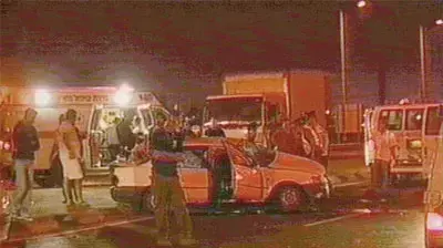 תאונת דרכים ליד מחלף לוד בה נהרגו 4 בני אדם תאונת דרכים ליד מחלף לוד בה נהרגו 4 בני אדם
