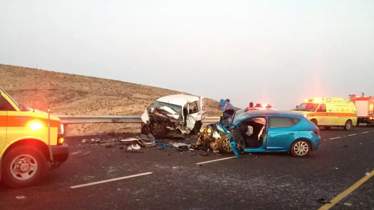 הרוג וארבעה פצועים קשה בתאונה בצומת תחרורים, אוקטובר 2014 הרוג וארבעה פצועים קשה בתאונה בצומת תחרורים, אוקטובר 2014