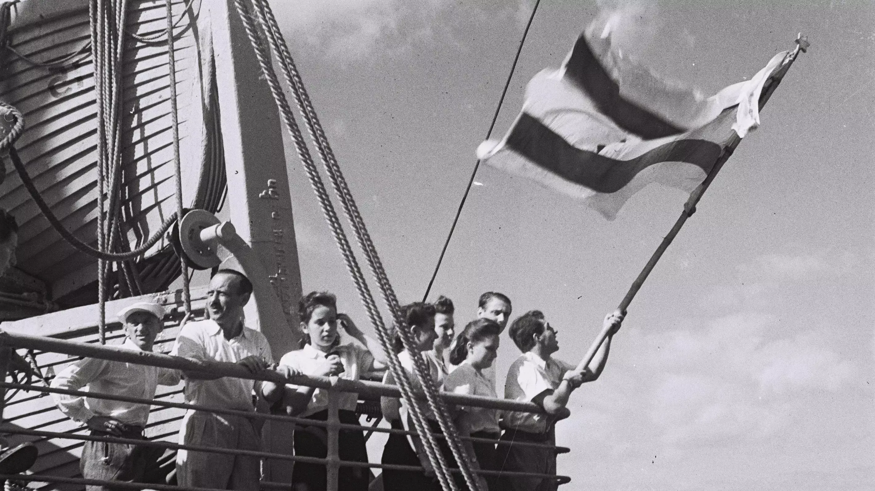אוניית מעפילים אוניית מעפילים