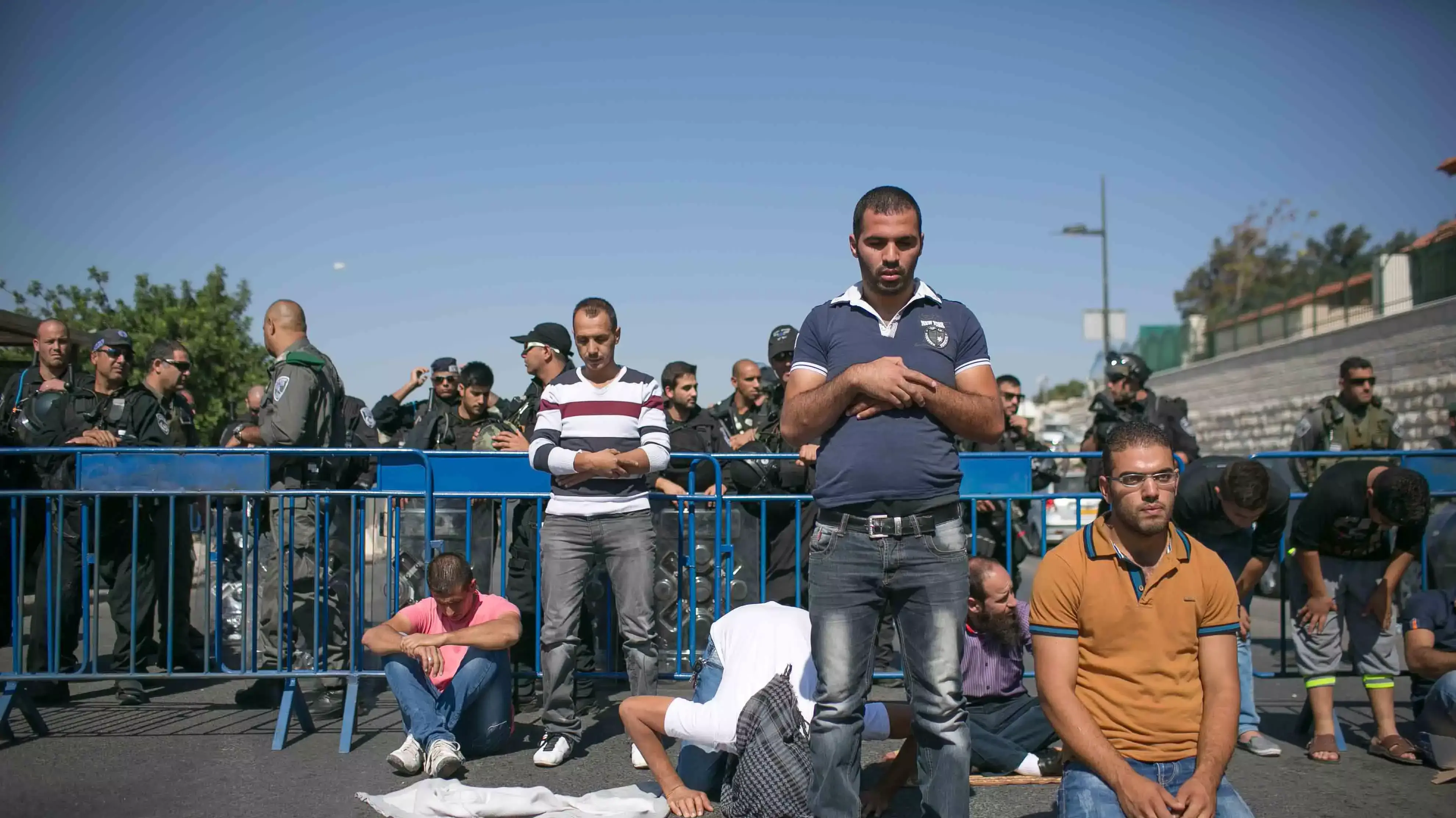 תפילת יום שישי בשכונת ראס אל עמוד במזרח ירושלים 24.10.2014 תפילת יום שישי בשכונת ראס אל עמוד במזרח ירושלים 24.10.2014