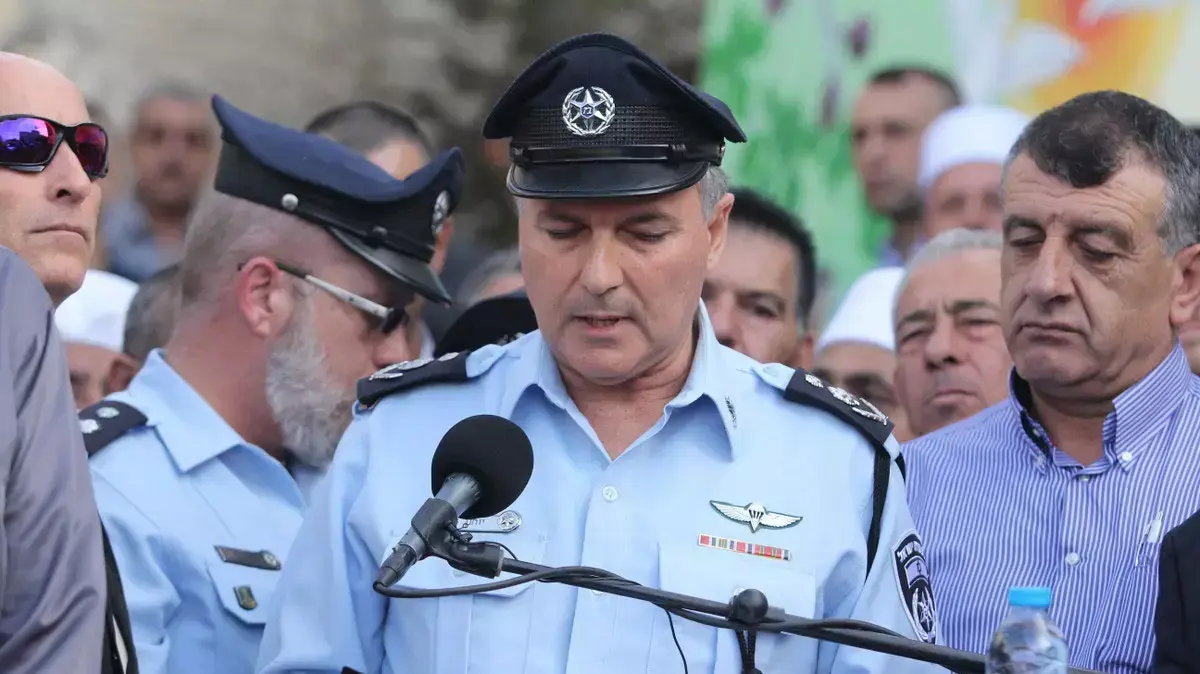 מפכ"ל המשטרה יוחנן דנינו בהלוויית זידאן סייף ב יאנוח-ג'ת מפכ"ל המשטרה יוחנן דנינו בהלוויית זידאן סייף ב יאנוח-ג'ת