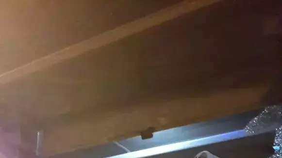 אבנים נזרקו לעבר אוטובוס בכניסה לערד 20 בנובמבר 2014 אבנים נזרקו לעבר אוטובוס בכניסה לערד 20 בנובמבר 2014