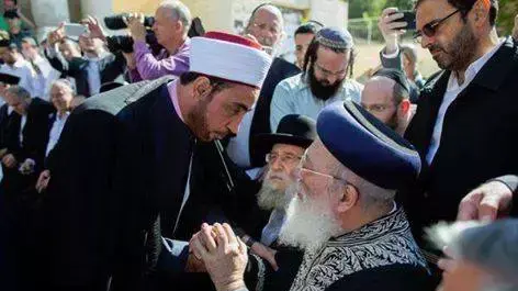 השייח סמיר עאסי עם הרב הראשי לשעבר שלמה עמאר השייח סמיר עאסי עם הרב הראשי לשעבר שלמה עמאר