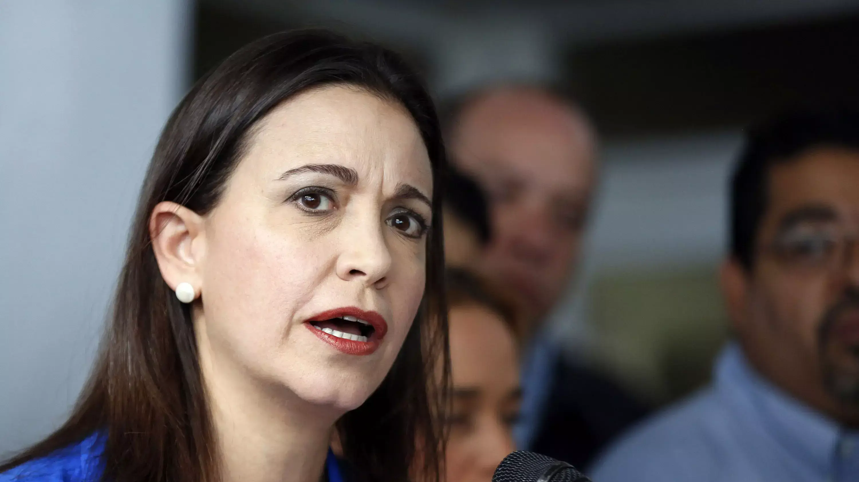 מריה קורינה מצ'אדו, אחת ממנהיגות האופוזיציה בוונצואלה, במסיבת עיתונאים בעקבות האשמתה בניסיון לרצוח את הנשיא, 27 בנובמבר 2014 מריה קורינה מצ'אדו, אחת ממנהיגות האופוזיציה בוונצואלה, במסיבת עיתונאים בעקבות האשמתה בניסיון לרצוח את הנשיא, 27 בנובמבר 2014