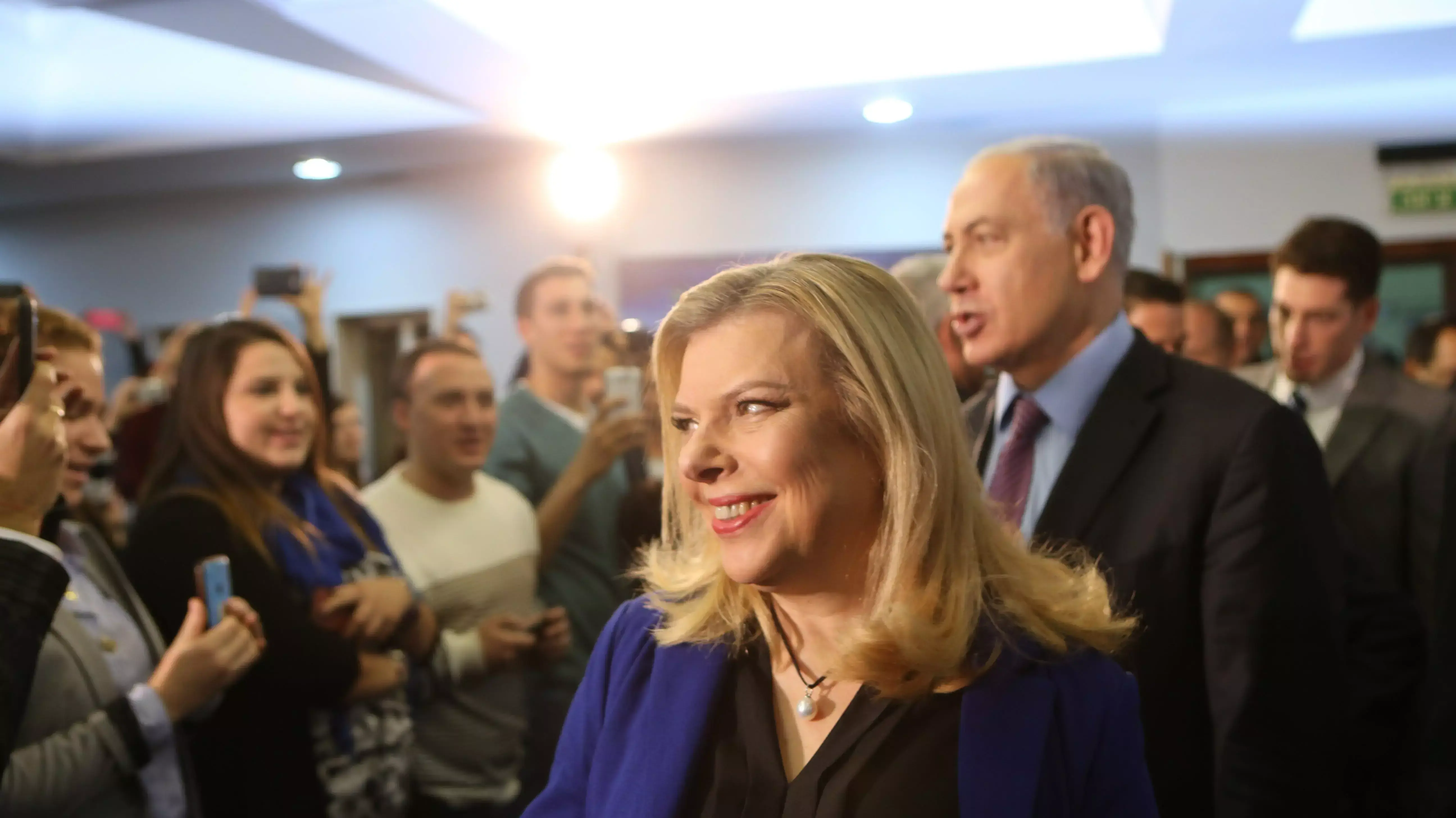 ראש הממשלה בנימין נתניהו ורעייתו בטקס הדלקת נר שביעי עם עולים חדשים בבית קנדה, ירושלים ראש הממשלה בנימין נתניהו ורעייתו בטקס הדלקת נר שביעי עם עולים חדשים בבית קנדה, ירושלים
