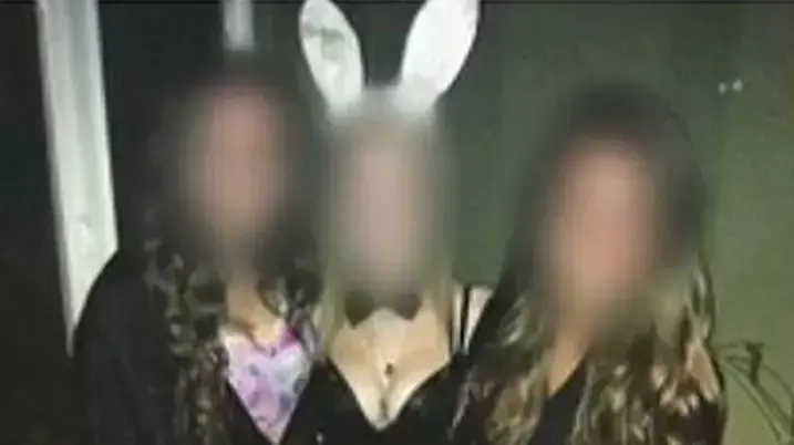 אוליביה לייק בת ה-18 ביום הולדתה אוליביה לייק בת ה-18 ביום הולדתה