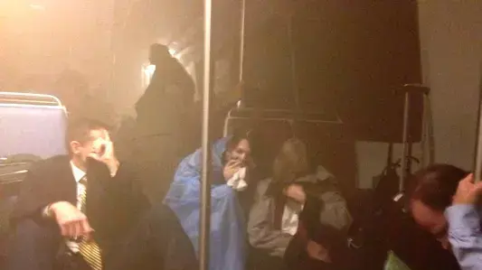 נוסעים נחנקים מעשן ברכבת התחתית בוושינגטון, 13 בינואר 2015 נוסעים נחנקים מעשן ברכבת התחתית בוושינגטון, 13 בינואר 2015