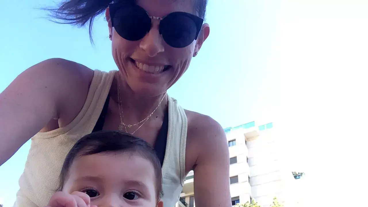 בסך הכול היא יצאה לחפש גן ולא רצתה לצאת מדעתה בסך הכול היא יצאה לחפש גן ולא רצתה לצאת מדעתה