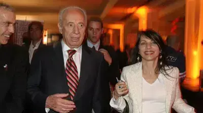 יונה העוזרת של שמעון פרס יונה העוזרת של שמעון פרס