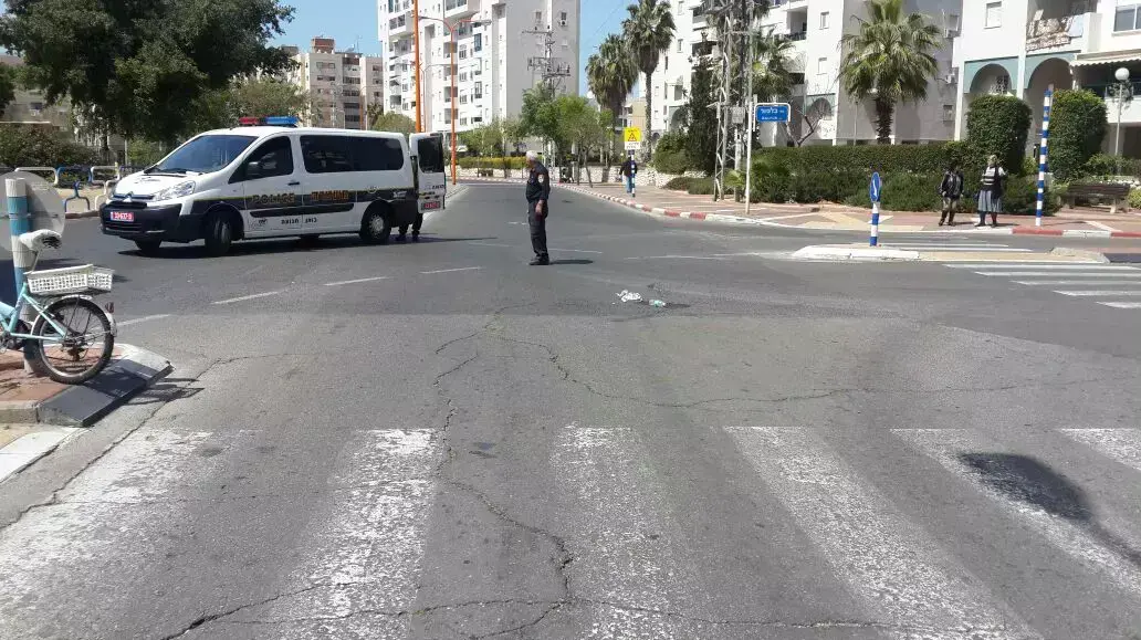 זירת תאונת "פגע וברח" באשדוד, מרץ 2015 זירת תאונת "פגע וברח" באשדוד, מרץ 2015