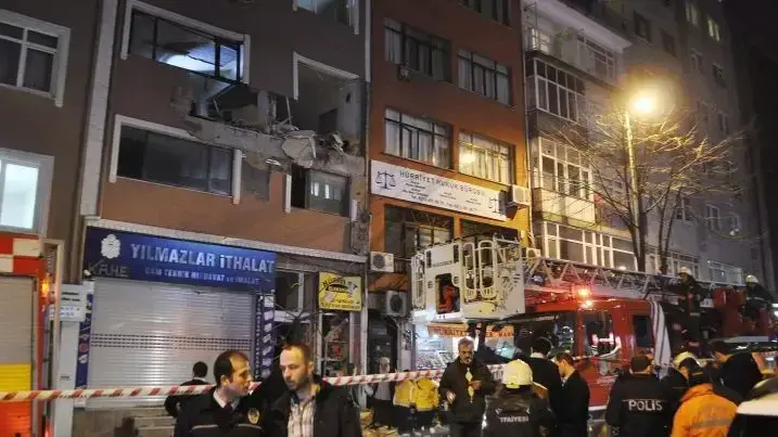 פיצוץ במערכת עיתון "אדימלר", איסטנבול, טורקיה, מרץ 2015 פיצוץ במערכת עיתון "אדימלר", איסטנבול, טורקיה, מרץ 2015