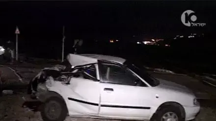 רכב שנתקע על המסילה במעגן מיכאל רכב שנתקע על המסילה במעגן מיכאל