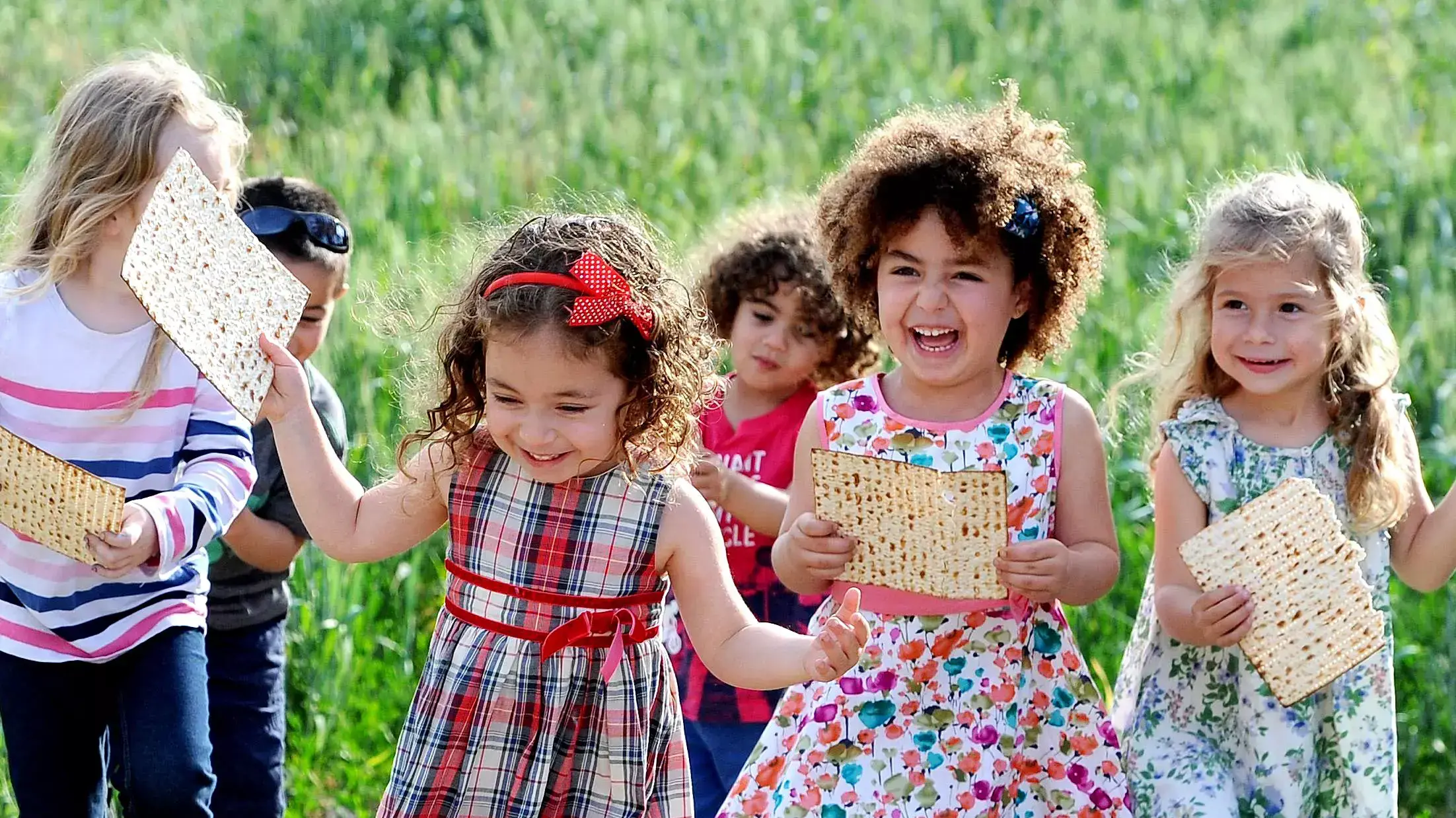 ילדי באר טוביה מתכוננים לחג הפסח, מרץ 2015