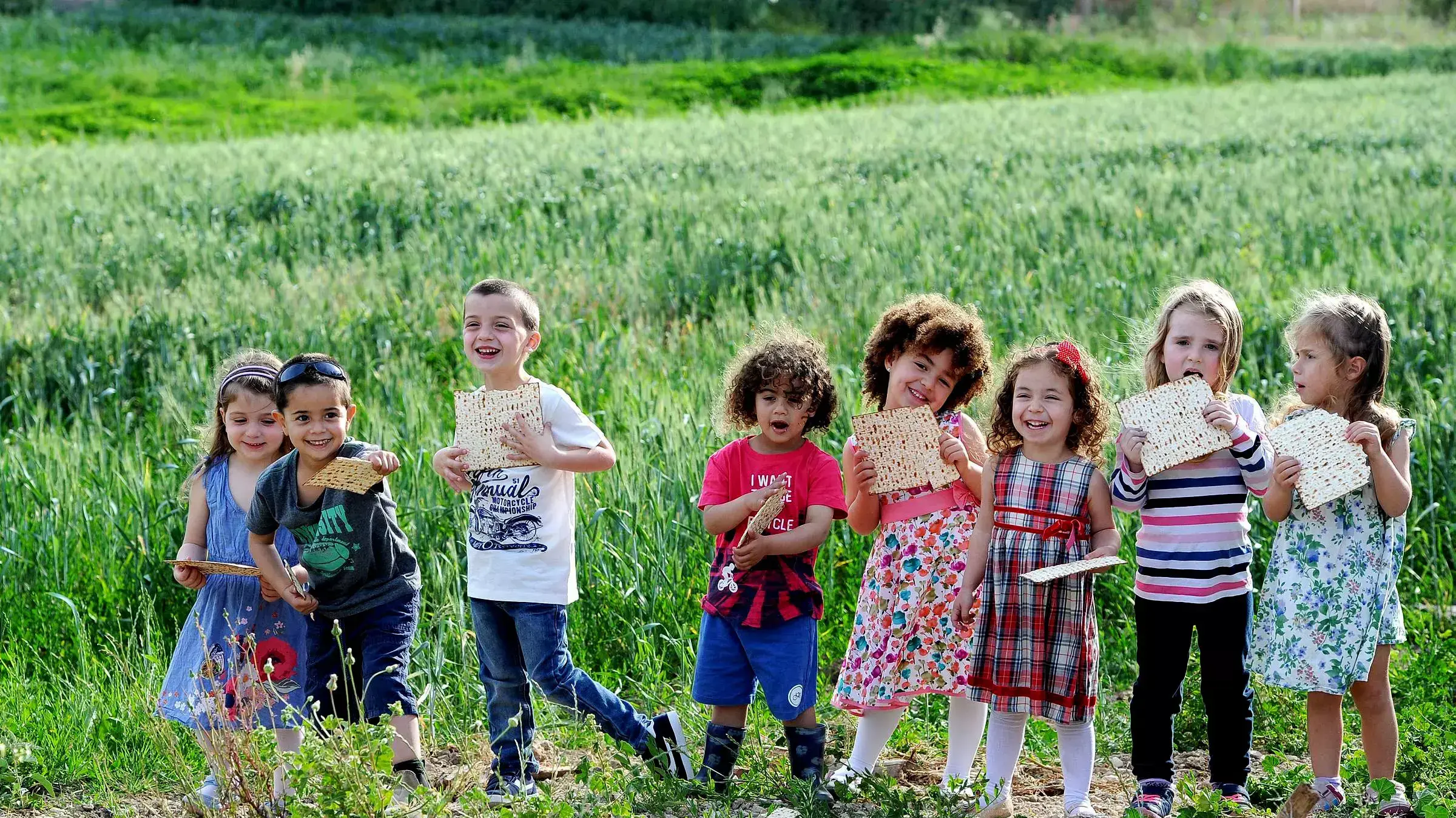 ילדי באר טוביה מתכוננים לחג הפסח, מרץ 2015