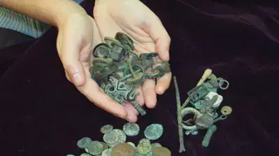 עתיקות גנובות שנתפסו על ידי רשות העתיקות (רשות העתיקות) עתיקות גנובות שנתפסו על ידי רשות העתיקות (רשות העתיקות)