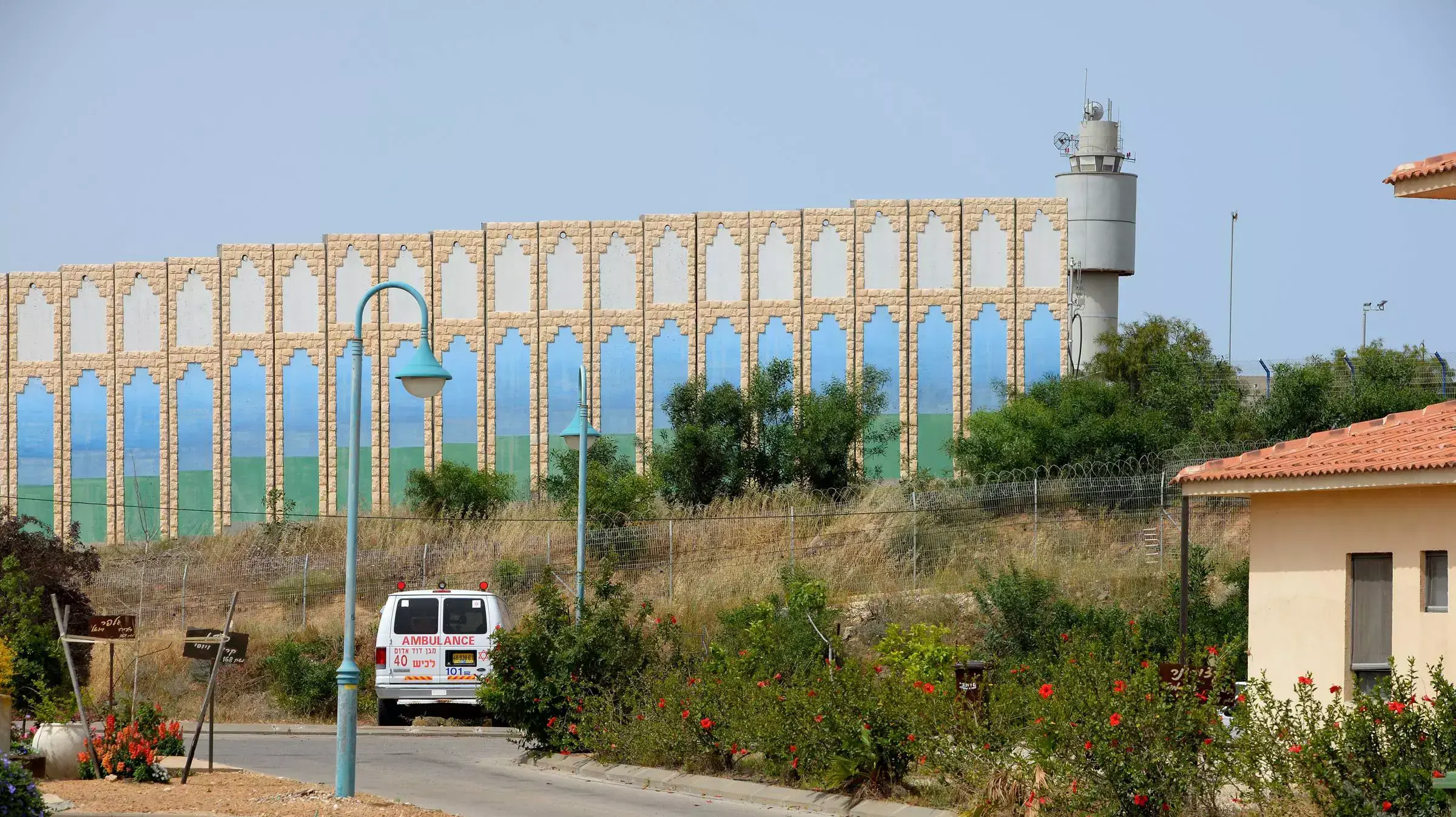 גדר המערכת בנתיב העשרה, אפריל 2015 גדר המערכת בנתיב העשרה, אפריל 2015