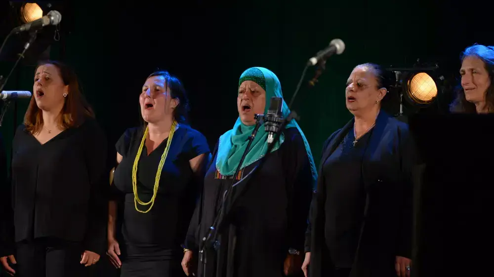 למעלה ממאה פלסטינים קיבלו אישור להיכנס לטקס של פורום המשפחות השכולות, גני התערוכה. אפריל 2015 למעלה ממאה פלסטינים קיבלו אישור להיכנס לטקס של פורום המשפחות השכולות, גני התערוכה. אפריל 2015