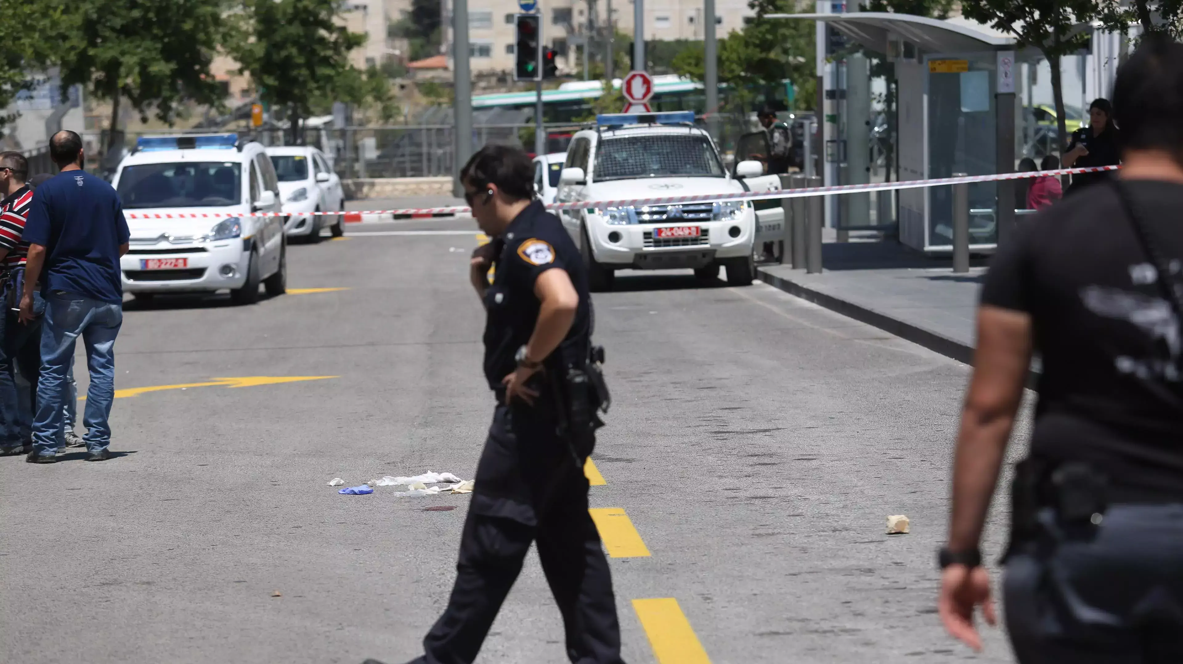 ניסיון דקירה בתחנת הרכבת הקלה בגבעה הצרפתית בירושלים, מאי 2015 ניסיון דקירה בתחנת הרכבת הקלה בגבעה הצרפתית בירושלים, מאי 2015