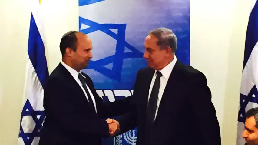 ראש הממשלה בנימין נתניהו ונפתלי בנט חותמים על הסכם קואליציוני ראש הממשלה בנימין נתניהו ונפתלי בנט חותמים על הסכם קואליציוני
