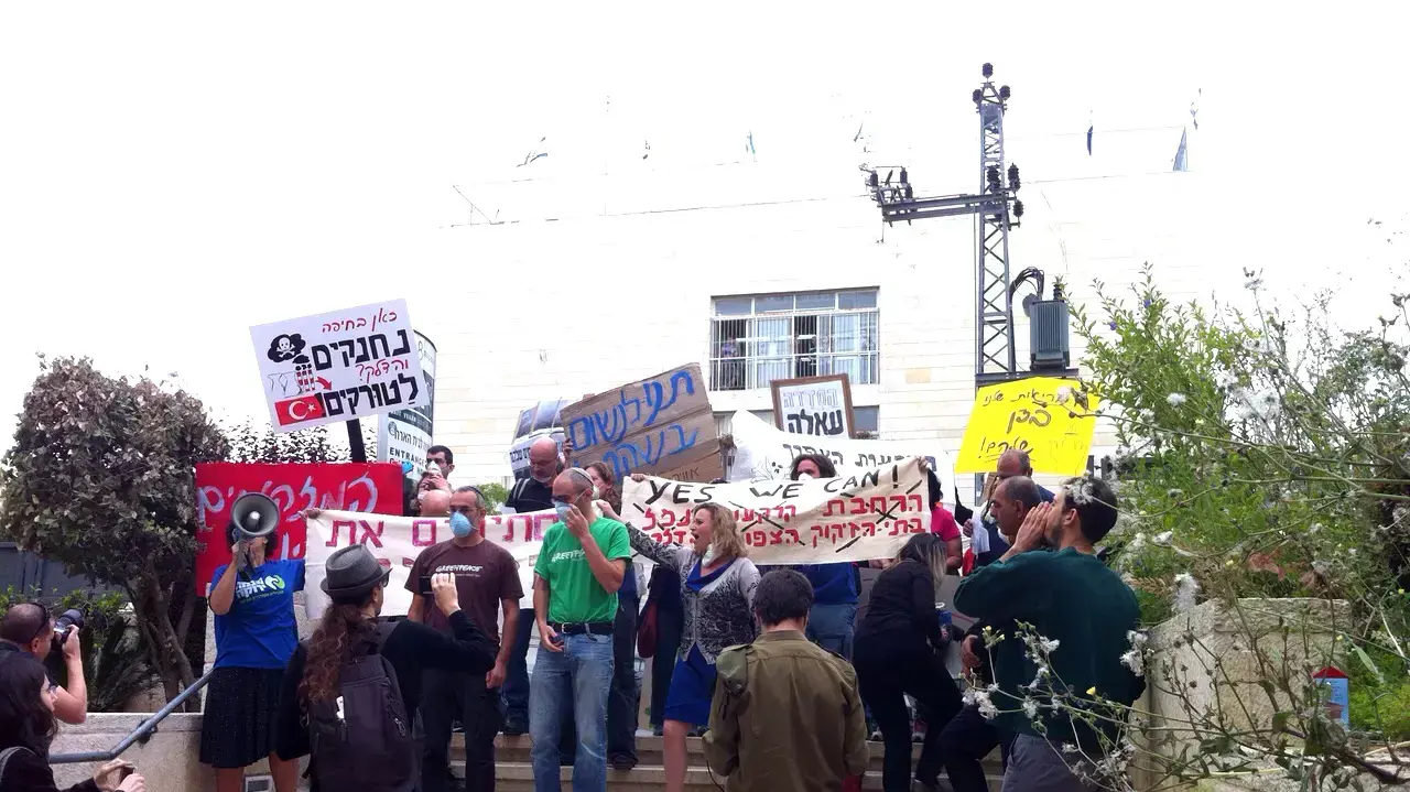 הפגנת פעילי סביבה היום בירושלים, אפריל 2015 הפגנת פעילי סביבה היום בירושלים, אפריל 2015