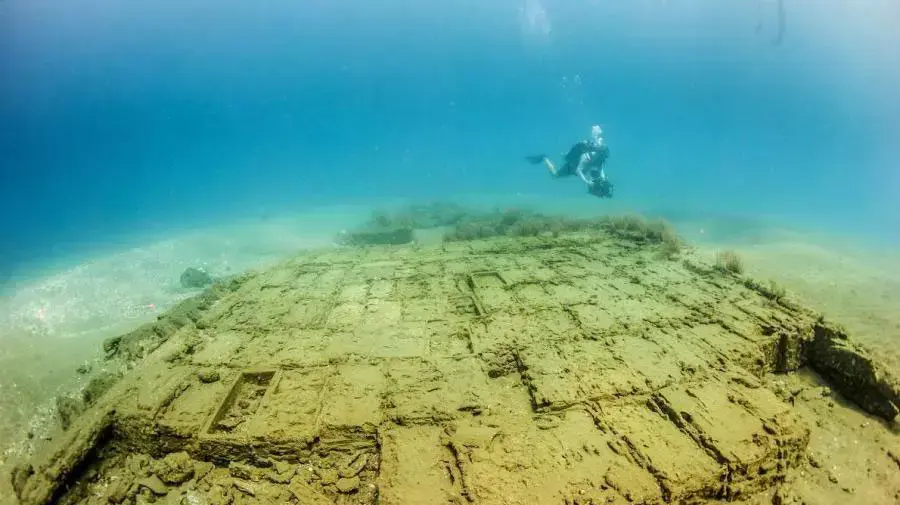 שרידי ספינה מקסיקנית שהובילה כלים יקרים שרידי ספינה מקסיקנית שהובילה כלים יקרים