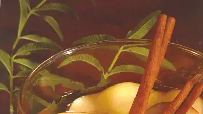 שקה תפוחים מתוך ניר צוק מבשל ( יואל מזרחי ) שקה תפוחים מתוך ניר צוק מבשל ( יואל מזרחי )