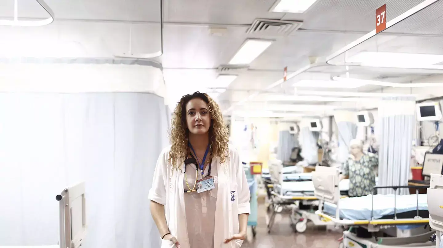 ד"ר ענבל מרחום, בית חולים שיבא בתל השומר, יוני 2015 ד"ר ענבל מרחום, בית חולים שיבא בתל השומר, יוני 2015