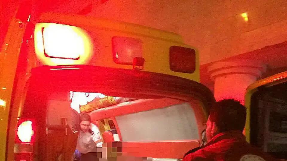 פינוי נפגע לבית החולים פינוי נפגע לבית החולים
