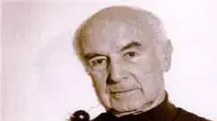 אלברט הופמן מחזיק דגם של המבנה הכימי של LSD ( מכללת מירמאר בסן דייגו ( אלברט הופמן מחזיק דגם של המבנה הכימי של LSD ( מכללת מירמאר בסן דייגו (