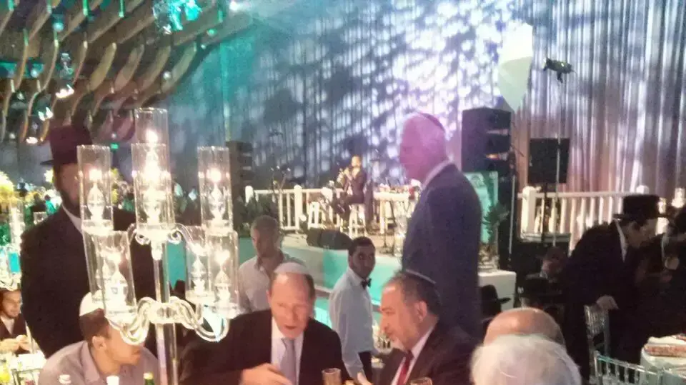 מרטין שלאף ואביגדור ליברמן בחתונת בת אחיו של שלאף, במלון הילטון בתל-אביב, 23 ביוני 2015