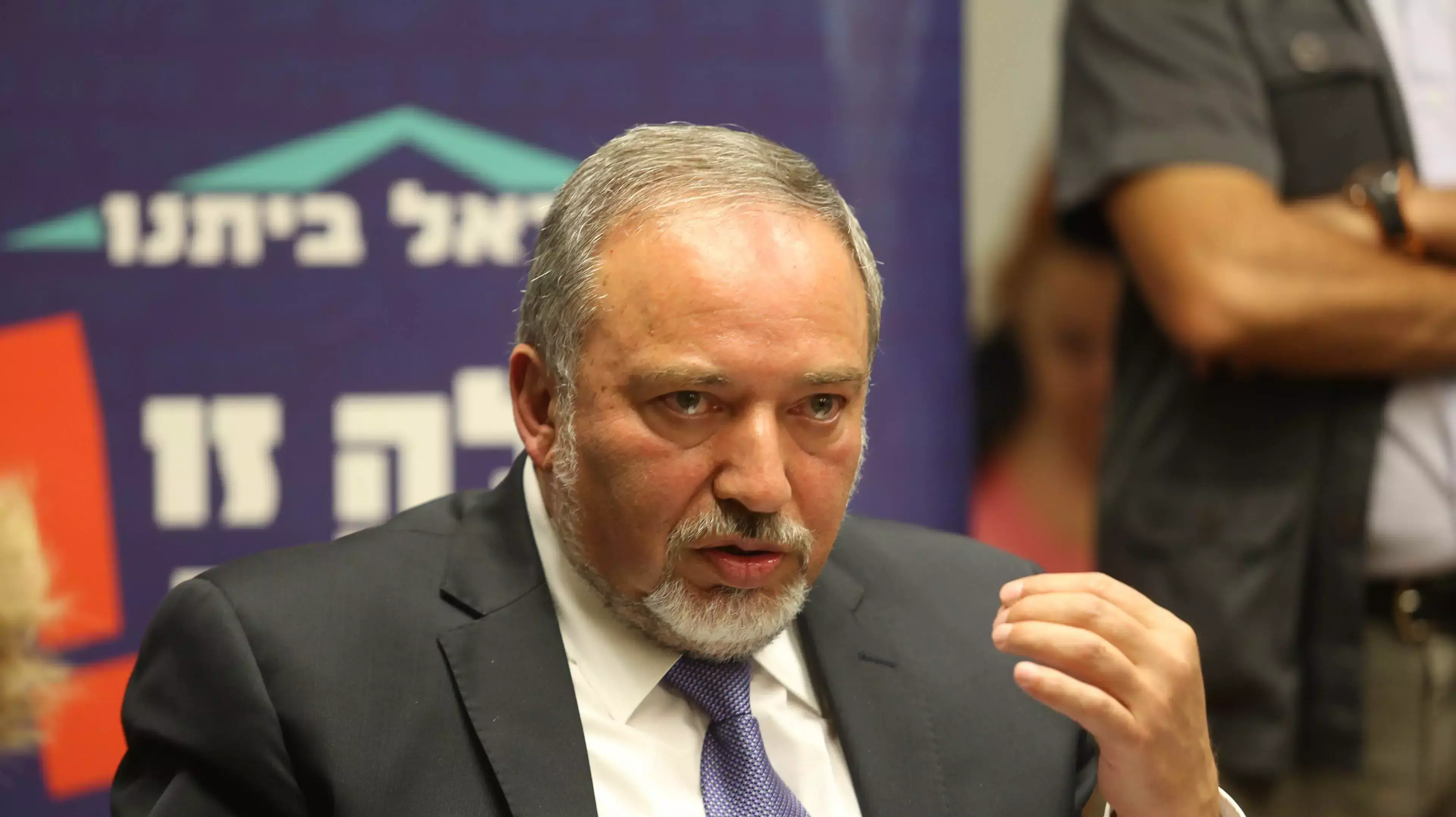 ח"כ אביגדור ליברמן, ישיבת סיעת ישראל ביתנו