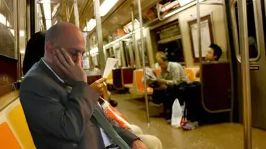 אדם ישן רכבת תחתי ניו יורק אדם ישן רכבת תחתי ניו יורק