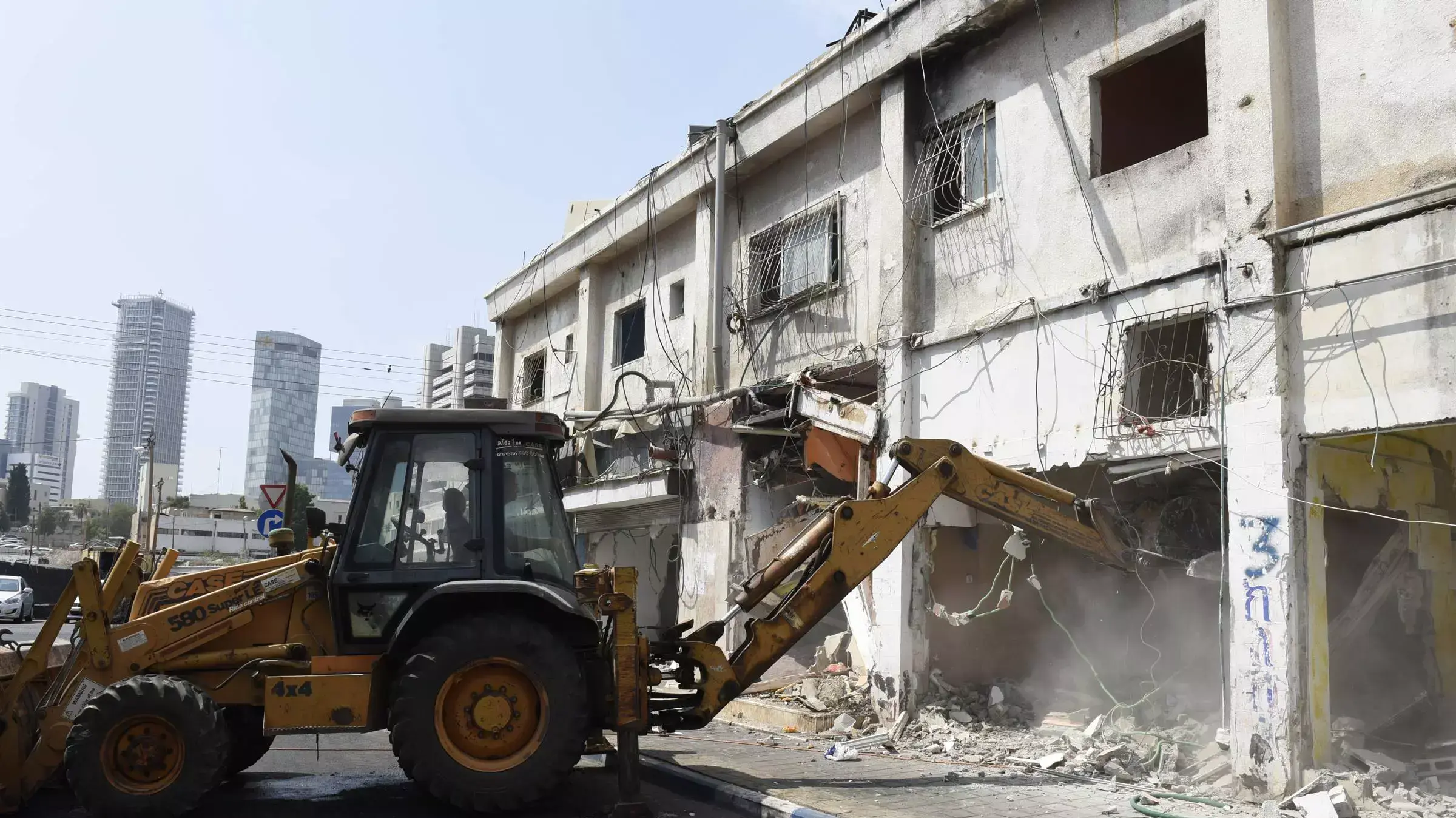 רחוב פין 1, בעת ההריסות. אוגוסט 2015